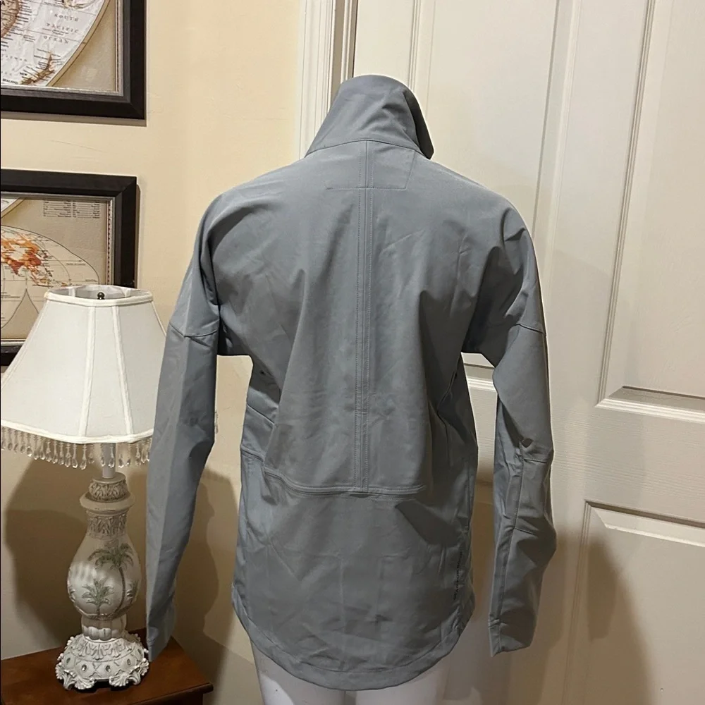 Cotopaxi Gray Women's Kinsa Soft shell Jacket. Size Small. NEW. Gray